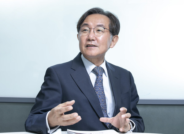 RIGHT Fund Chairman Sohn Myong-sei explains the group's goals during a recent interview with Korea Biomedical Review.