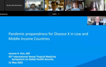 Yonsei University College of Medicine’s Institute of Tropical Medicine held the 45th Tropical Medicine Symposium in a video teleconference on Saturday where Dr. Jerome Kim from the International Vaccine Insititute is captured during his presentation.