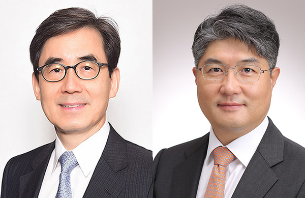 Professors Kim Hyo-soo (left) and Kwon Yoo Wook of Seoul National University Hospital have discovered the world's first macrophage, which regulates the dormancy and proliferation of bone marrow hematopoietic stem cells to improve bone marrow transplants’ efficiency.
