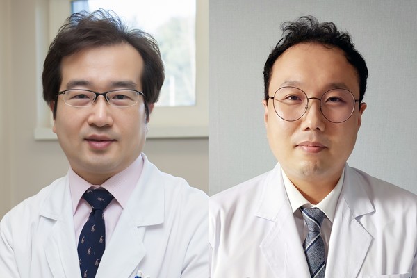 Professor Jeon Jae-yong (left) of rehabilitation medicine and Dr. Cheon Hwa-yeong, a medical engineering researcher at Asan Medical Center in Seoul, developed the lymphatic channel sheet (LCS) to prevent secondary lymphedema.