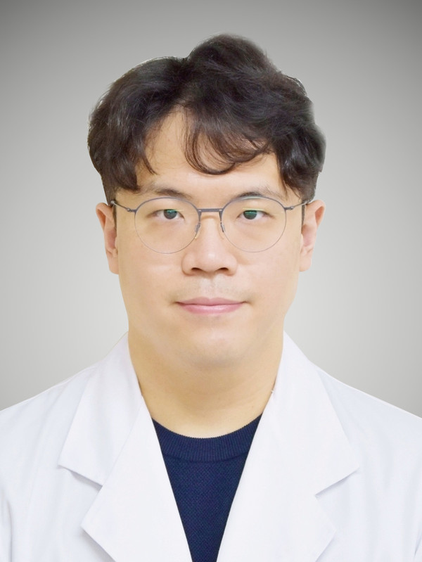 Professor Kim Hyung-ji at the Department of Neurology of Euijeongbu Eulji Medical Center