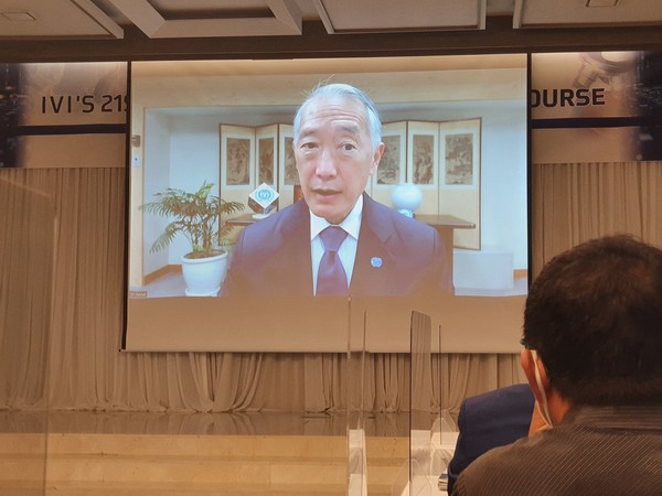 IVI's Director General, Dr. Jerome Kim delivered the opening remarks at IVI’s 21st vaccinology international course at the SNU Faculty House Convention Center on Monday.
