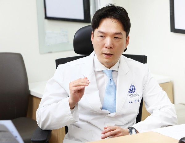 Professor Ahn Seong-gui at the Breast Clinic of Gangnam Severance Hospital speaks about the treatments for early-phase HER2-positive breast cancer based on the Kadcyla treatment.