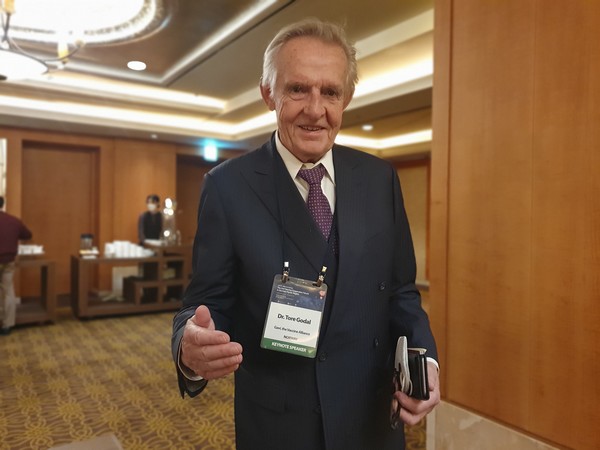 Dr. Tore Godal, founding CEO of GAVI, speaks to Korea Biomedical Review in an interview at the 2nd Vaccine Cooperation Forum in the Indo-Pacific Region at Lotte Hotel, Seoul, on Wednesday.