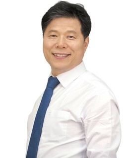 Rep. Seo Young-seok of the ruling Democratic Party said the Ministry of Food and Drug Safety should toughen monitoring on implantable medical devices that cause side effects frequently.