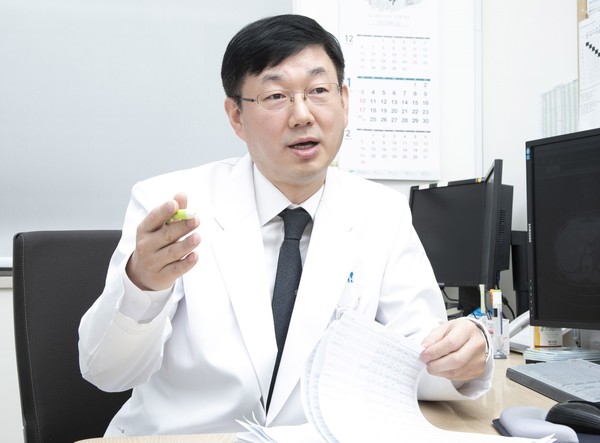 Mok Ji-o, director of public relations at the Korean Diabetes Association, speaks during an interview with Korea Biomedical Review.