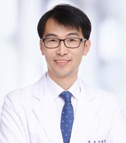 A group of researchers, led by Professor Shin Dong-yeop of the Department of Hematology-Oncology at Seoul National University Hospital, have found a way to prevent the complications of hematopoietic stem cell transplants. (SNUH)