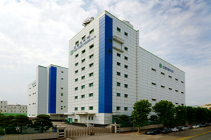 Shinpoong Pharmaceutical’s plant in Ansan, Gyeonggi Province, manufactures Pyramax exclusively. (Shinpoong)