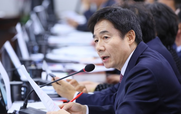 Independent lawmaker Lee Yong-ho says more than 3.3 million Koreans took psychotropic appetite suppressants in 2020.