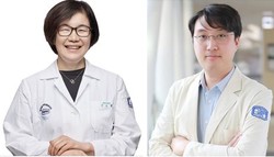 Professors Jung So-lyung (left) and Choi Yang-sean of the Catholic University of Korea Yeouido St. Mary’s Hospital have proved the efficacy of radiofrequency ablation in treating thyroid nodules.