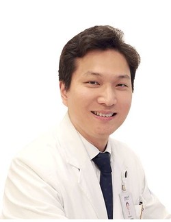 A team of researchers, led by Professor Park Young-seok of the Surgery Department at SNUBH, say obese patients must supplement some essential nutrients, including Vitamin D, before taking bariatric surgeries. (SNUBH)