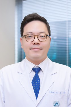 A research team, led by Professor Kim Jun-beom of the Asan Medical Center, has developed a 3D printing guide that can help effectively conduct thoracic aortic replacement surgery.