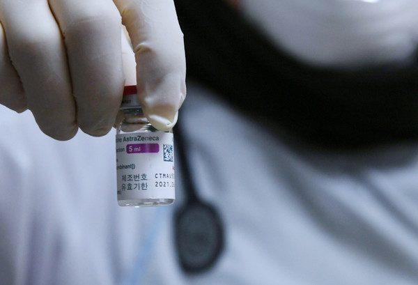 The Korea Disease Control and Prevention Agency (KDCA) allowed people aged 30 or more to get leftover AstraZeneca Covid-19 vaccines on Friday.