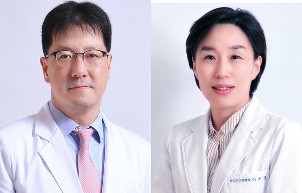 Professors Kim Hyun-jik of the Department of Otolaryngology (left) and Lee Yu-jin of the Department of Neuropsychiatry at Seoul National University Hospital (SNUH) suggest using Home Sleep Apneas Test device.