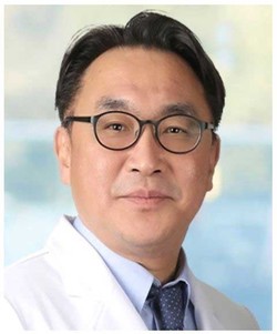 A research team, led by Professor Sung Hak-joon at Yonsei University College of Medicine, has developed a cell membrane-derived nanoparticle capable of preserving the larynx in laryngeal cancer.