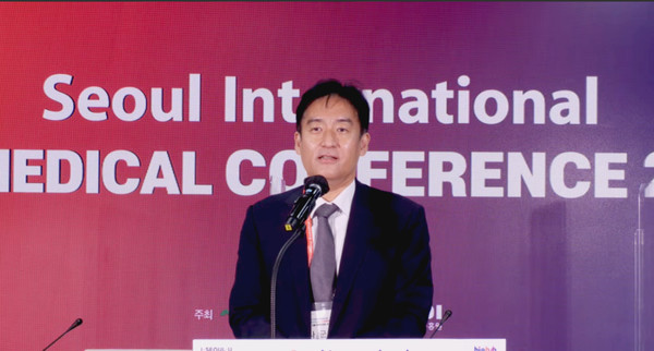 Rha Koon-ho, head of Naver’s Healthcare Research Institute, speaks at the Seoul International Biomedical Conference on Thursday. (Credit: YouTube channel of the Seoul International Biomedical Conference)