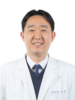 A SNUBH research team led by Professor Kim Ki-Dong has confirmed that PARP inhibitors are more effective in maintaining progression-free survival for ovarian cancer.