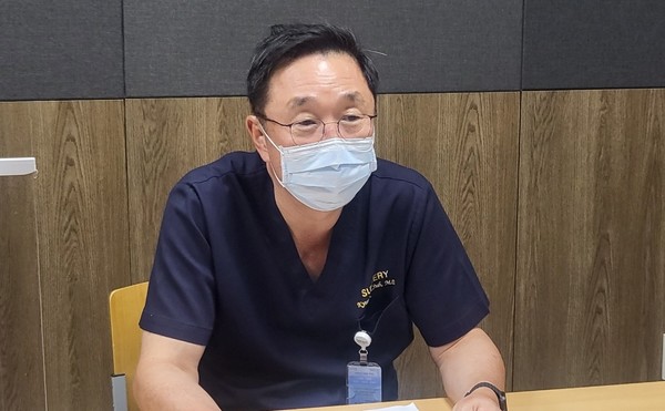 Professor Suh Kyung-suk of the Department of Surgery at Seoul National University Hospital says how Korea’s liver transplant technique developed over time and became the leading model.