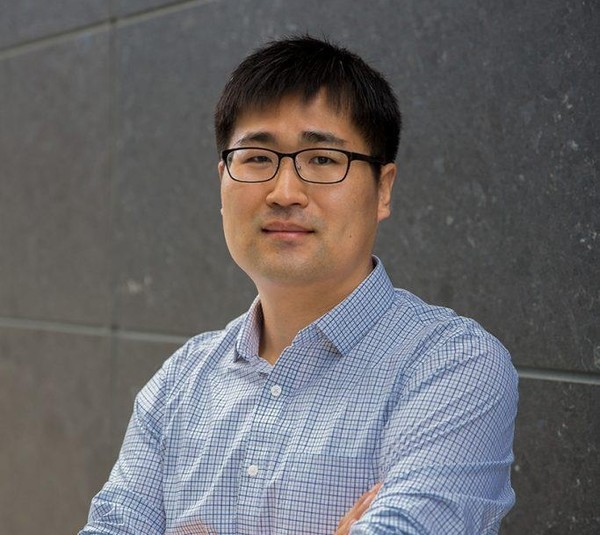 A research team, led by Professor Lee Jeong-wook of the Department of Chemical Engineering at Pohang University of Science and Technology, has developed a new diagnostic tool to detect the Covid-19 Omicron variant.
