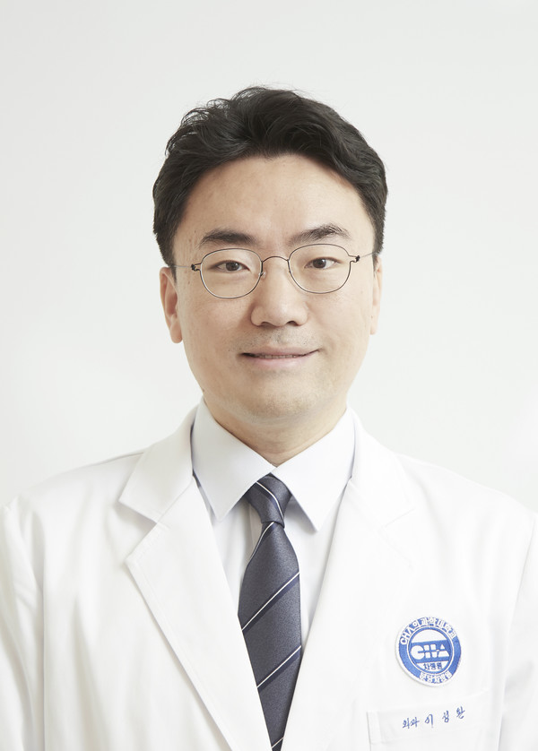 Professor Lee Sung-hwan at the Department of Surgery of CHA Bundang Medical Center