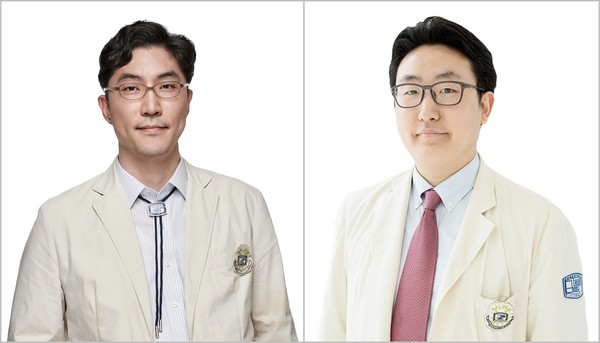 Seoul St. Mary's Hospital Professors Cho Byung-shik (left) and Min Ki-joon have confirmed that the existing model that can predict nonfatal toxicities and survival in cancer patients has the same efficacy on elderly acute myeloid leukemia (AML) patients.