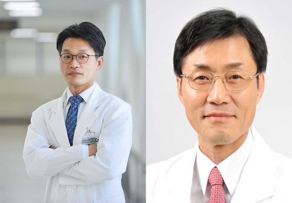 A National Cancer Center research team, led by Professors Im Myung-chul (left) and Park Sang-yoon, has confirmed that HIPEC can increase the survival rate in ovarian cancer patients who received interval cytoreductive surgery.