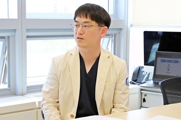 Professor Jo Sung-jin of laboratory medicine at Eunpyeong St. Mary’s Hospital.