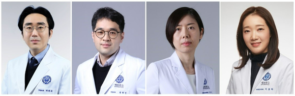 From left, Professors Park Kwan-kyu and Kwon Hyuck-min of the Orthopedics Department and Professors Choi Yong-seon and Lee Bo-ra of the Anesthesiology Department at Severance Hospital have developed the ERAS program.