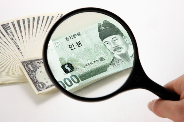The ongoing strength of the U.S. dollar against the Korean won will lead to mixed performances among Korean pharmaceutical companies in the second quarter.