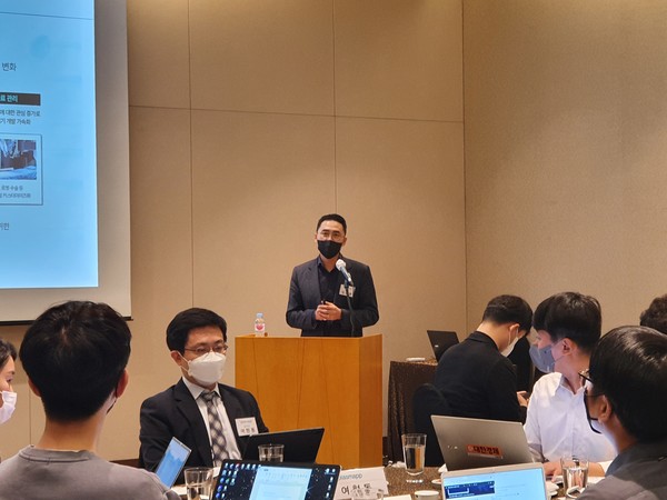 Plasmapp CEO Lim You-bong presented the company's IPO strategy at 63 Building's conference room in Seoul on Wednesday.