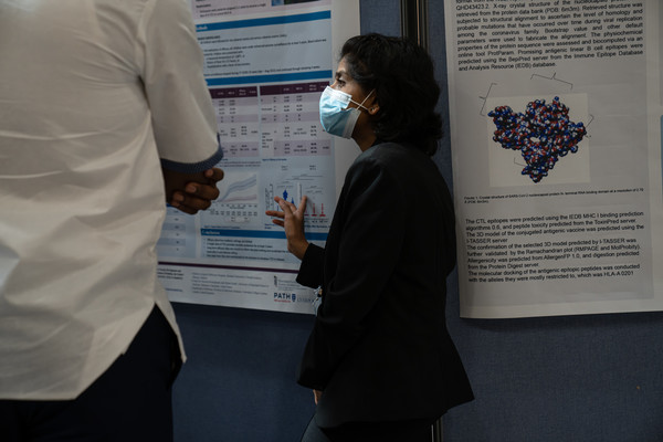 Dr. Priyanka Patel explains the results of her poster presentation at the IVI headquarters in Seoul on Sept. 30. (Credit: IVI)