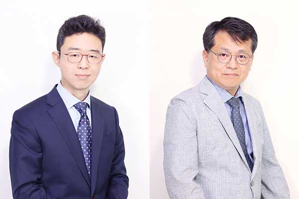 A National Cancer Center research team, led by Doctor Goh Sung-ho (left) and Choi Yong-doo, has developed a method to increase the efficacy of immunotherapies.