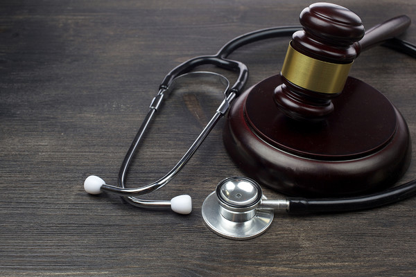 A local court did not acknowledge the negligence of the medical staff and the breach of duty of explanation in a case where plaintiffs claimed that a patient died from the side effects of immuno-cancer drugs. (Credit: Getty Images)