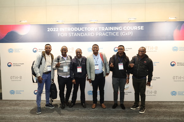 Some participants of the 2022 Introductory Training Course for Standard Practice (GXP) pose infront of the photozone after the mini-convention at the Seoul National University, Siheung campus on Tuesday. (Credit: IVI)