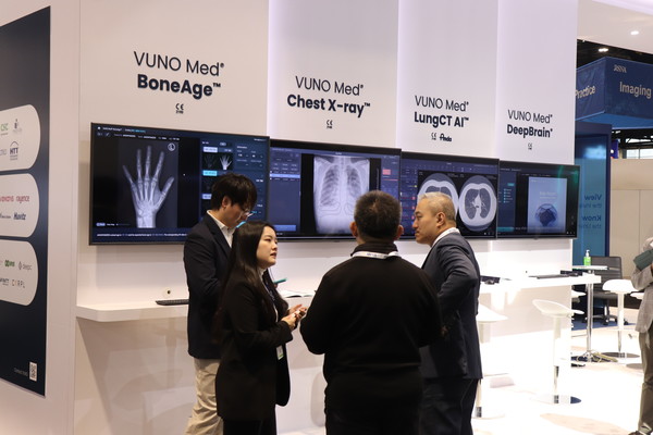 VUNO showcased four VUNO Med solution products – VUNO Med-DeepBrain, VUNO Med-LungCT AI, VUNO Med-Chest X-ray, and VUNO Med-BoneAge -- in the field of radiology that are being used in various clinical sites at home and abroad through its on-site booth exhibition. At the event, Vuno also operated a simulated reading room linked to the picture archiving and communication system (PACS) in the exhibition booth. The company will also present two clinical research results related to VUNO Med-DeepBrain.