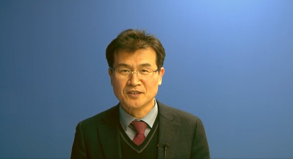 Kim Shi-young, director-general of the Intellectual Property Protection Cooperation Bureau at the Korea Intellectual Property Office (KIPO), unveils the investigation results of the crackdown on fake cosmetic goods to know how some Chinese firms infringed on the intellectual property rights of Korean cosmetic goods manufacturers. (Credit: captured from the government’s e-briefing website)