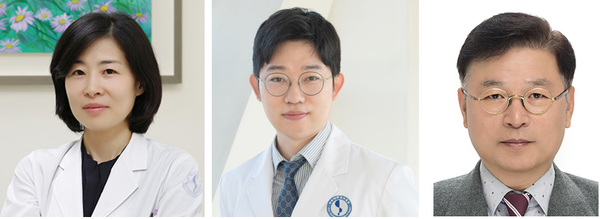 Researchers from Ajou University Medical Center and Eureka Skin and Laser Clinic have confirmed that the skin seeding technique is effective in treating intractable vitiligo. They are, from left, Professors Kang Hee-young and Doctor Kim Jin-cheol, and Kim Dong-seok.