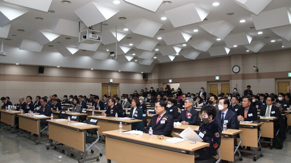 The Korea Pharmaceutical and Bio-Pharma Manufacturers Association (KPBMA) held a general meeting on Tuesday to finalize this year’s business plan and approve the yearly budget of 8.5 billion won ($6.5 million).