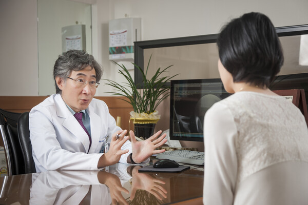 Kim Kyung-jong, head of the Urology Department at Seran Hospital