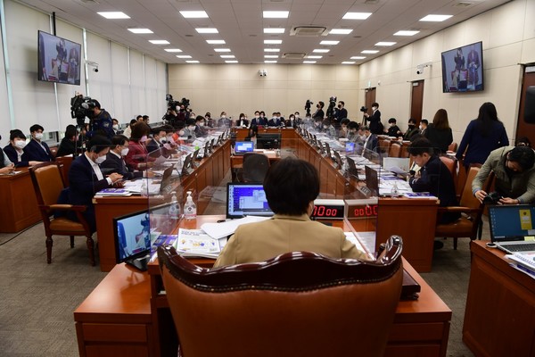 The amendment bill to introduce telemedicine officials failed to pass the National Assembly Health and Welfare Committee’s subcommittee for legal deliberation, drawing attention to its background. (Courtesy of the specialized journalists’ council covering the National Assembly)