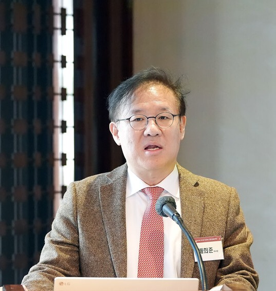 The Korean Stroke Society (KSS) President Bae Hee-joon speaks about the issues faced by Korea’s emergency medical care system which has been perpetuated for 25 years at a press conference  in Seoul on Wednesday. (Credit: KSS)