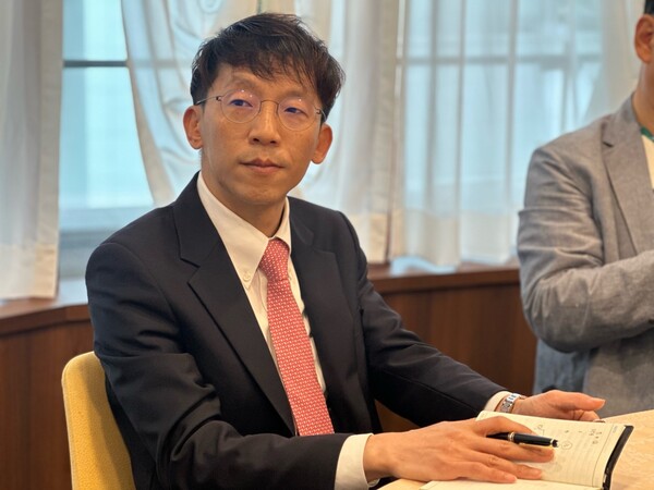 Song Yang-soo, director of the Medical Personnel Policy Division at the Ministry of Health and Welfare, explained the ministry’s policy on medical school enrollment quota increase and other matters at a meeting with reporters on Wednesday.