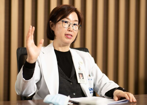 Professor Oh Do-youn of the Department of Hemato-Oncology at Seoul National University Hospital explains the implication of Opdivo’s emergence in the first-line treatment of advanced gastric cancer and what remains to be done to improve Korean patients’' access to the new standard treatment during a recent interview with Korea Biomedical Review.