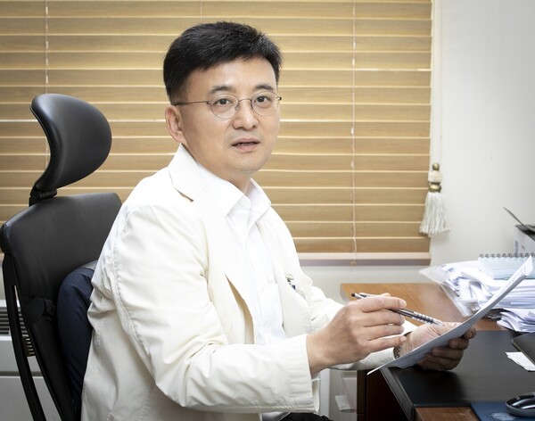 Professor Lee Seok of the Hematology Department at the Catholic University of Korea-Seoul St. Mary’s Hospital talks about Besponsa’s use to treat ALL patients during a recent interview with Korea Biomedical Review.