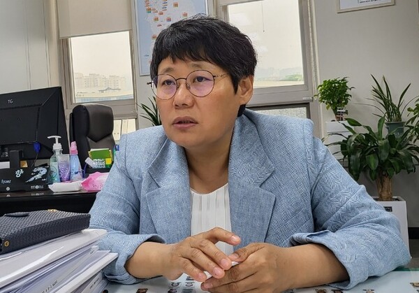 Park Hyang, director-general for public health policy at the Ministry of Health and Welfare, explained the government’s plans to deal with Covid-19 during a meeting with journalists on Wednesday.