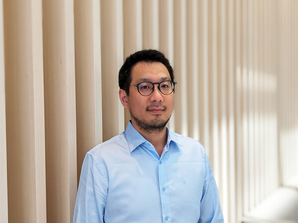 Michael Yi, Business Development Manager at Vetter, speaks to Korea Biomedical  Review in an interview about the domestic drug production landscape on June 20. (Credit: Vetter)