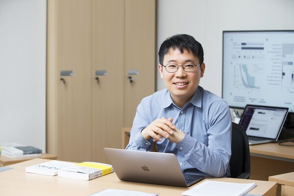 A KAIST research team, led by Professor Kim Jin-kuk at KAIST Graduate School of Medical Science and Engineering, has come up with a way to develop personalized treatment for patients suffering from rare diseases.