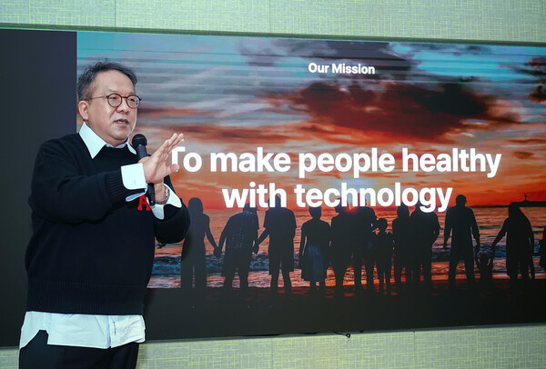 Kakao Healthcare CEO Hwang Hee in a file photo. A consortium of Kakao Healthcare and Kyung Hee Medical Center has been selected as a research provider to develop new technologies for smart clinical trials. (Courtesy of Kakao Healthcare)