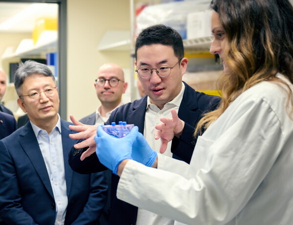 Last week, LG Group Chairman Koo Kwang-mo visited the group’s U.S. offshoots and local research laboratory in Boston, Mass. (Credit: LG  Group)