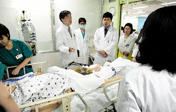 Research Institute for Healthcare Policy (RIHP) under the Korean Medical Association recently pointed out that there are many cases of misquoting OECD Health Statistics to expand the medical school enrollment quota. (KBR photo)